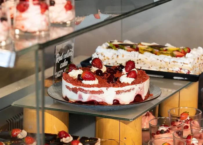 מלון Cavo Zoe Seaside