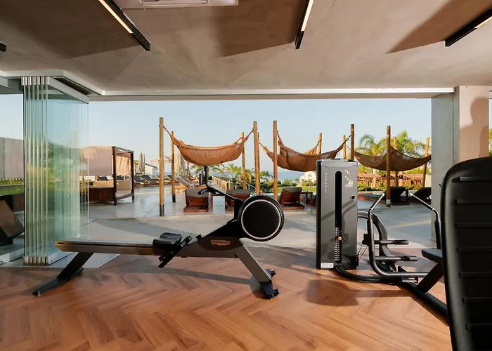 Cavo Zoe Seaside מלון 4*