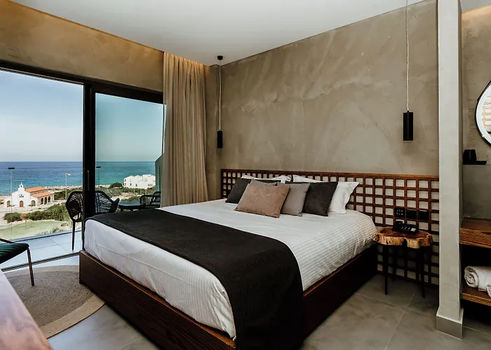 מלון Cavo Zoe Seaside 4*