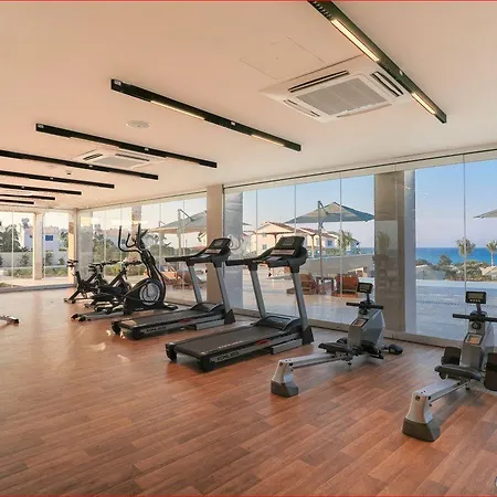 Cavo Zoe Seaside فندق 4*