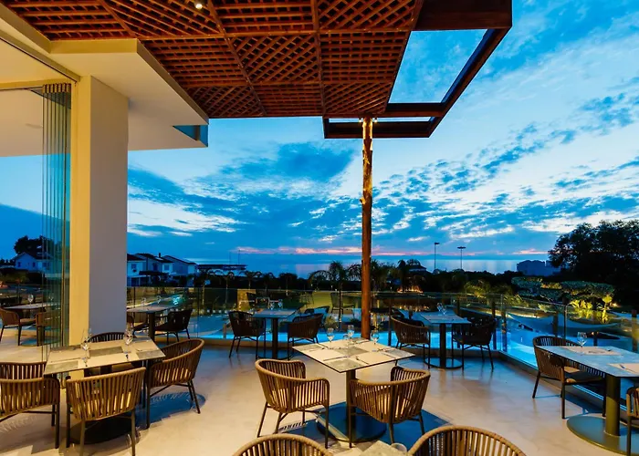 Cavo Zoe Seaside Hotell 4*