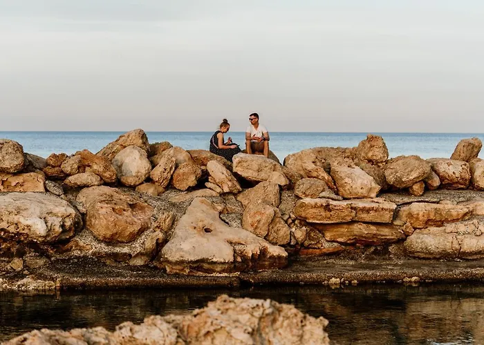 Cavo Zoe Seaside מלון