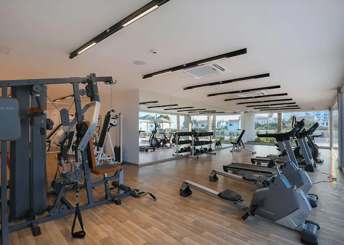 מלון Cavo Zoe Seaside 4*